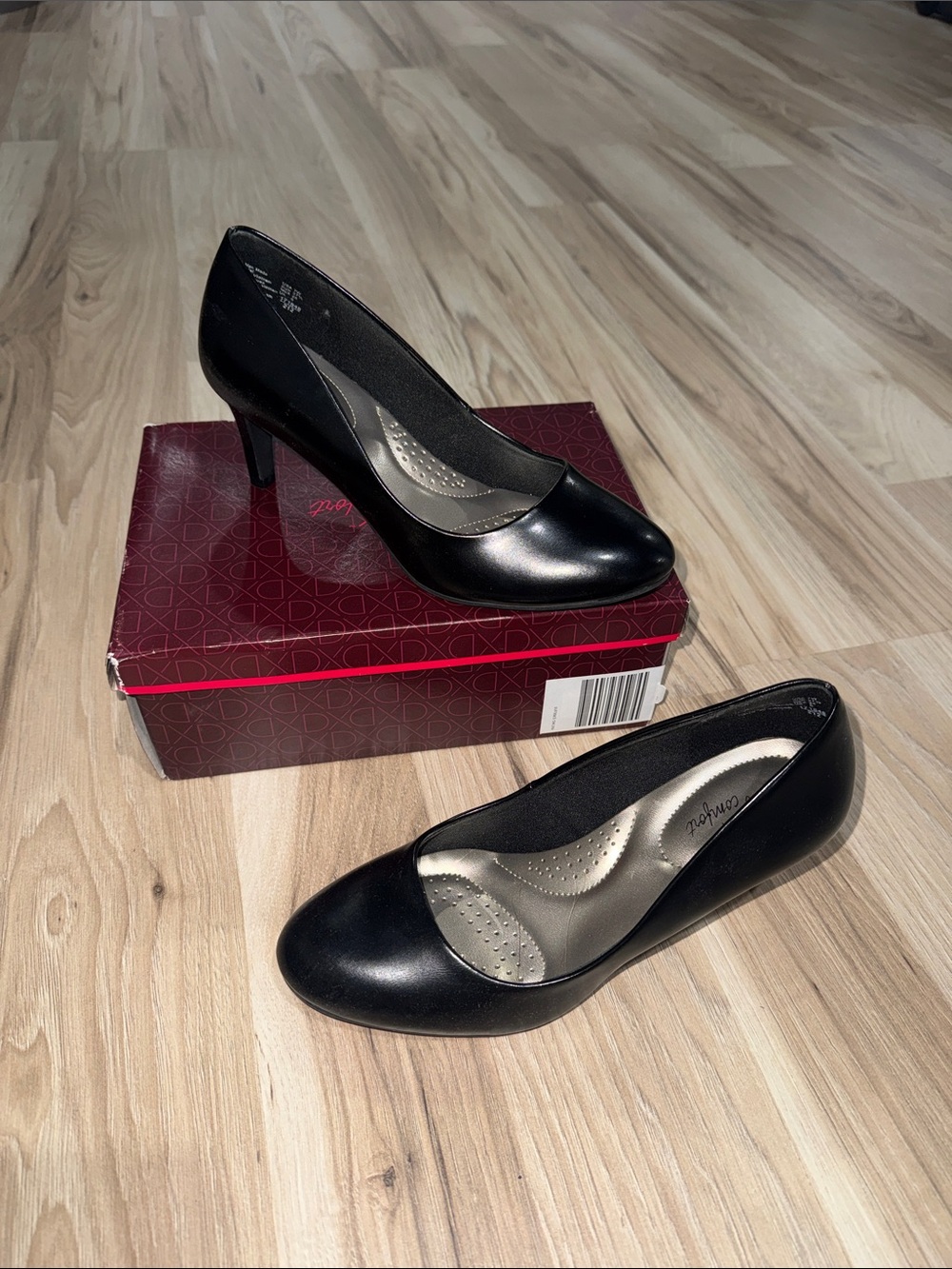 Women's Classic Black Leather Pumps